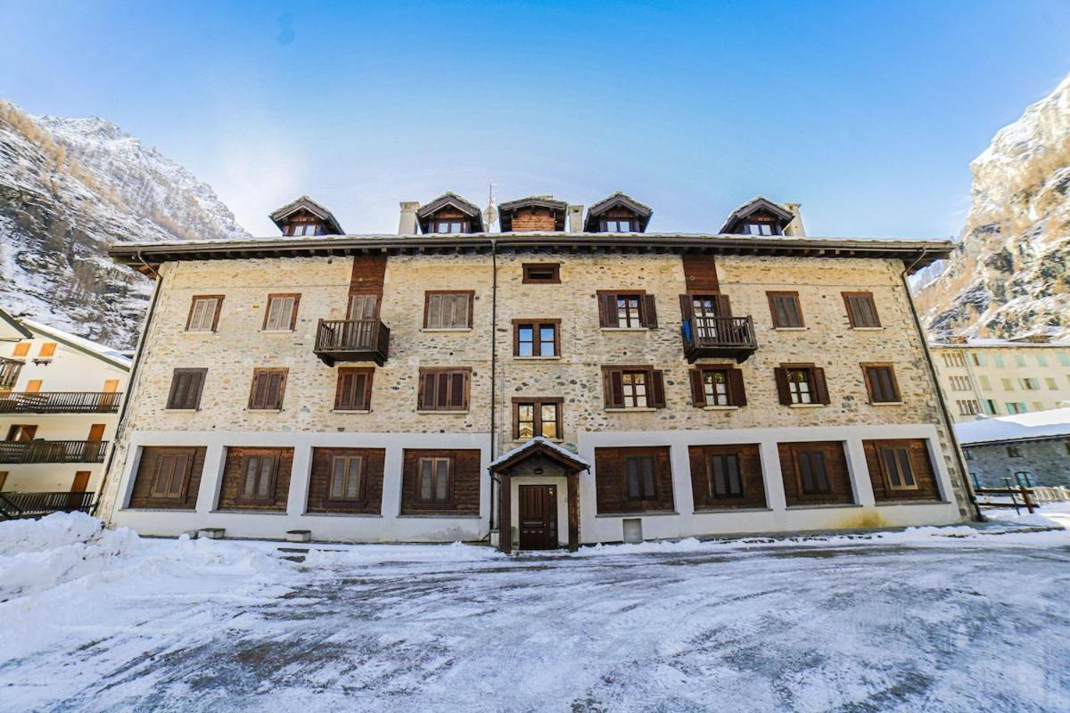 Casa Dei Larici 300M From Piste Apartment เกรสโซเนย์-ลา-ตรีนีเต ภายนอก รูปภาพ