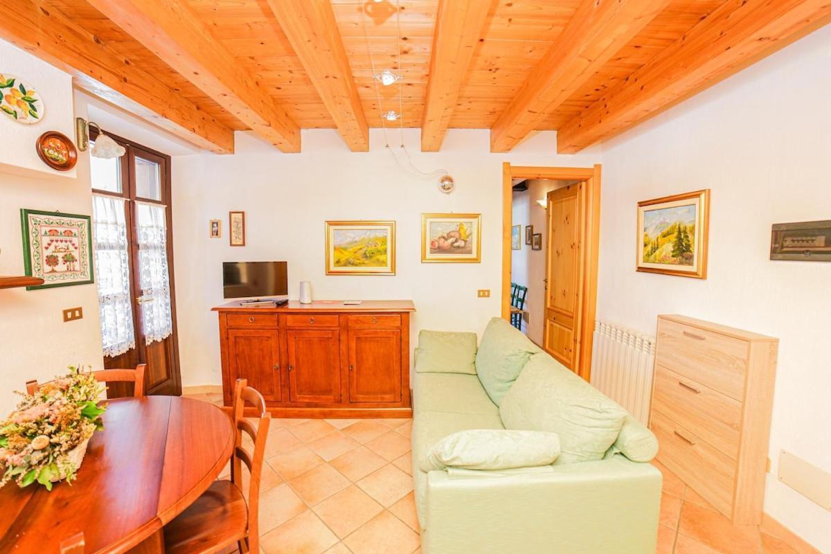 Casa Dei Larici 300M From Piste Apartment เกรสโซเนย์-ลา-ตรีนีเต ภายนอก รูปภาพ