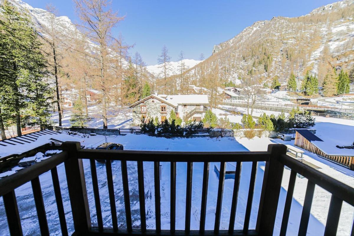 Casa Dei Larici 300M From Piste Apartment เกรสโซเนย์-ลา-ตรีนีเต ภายนอก รูปภาพ