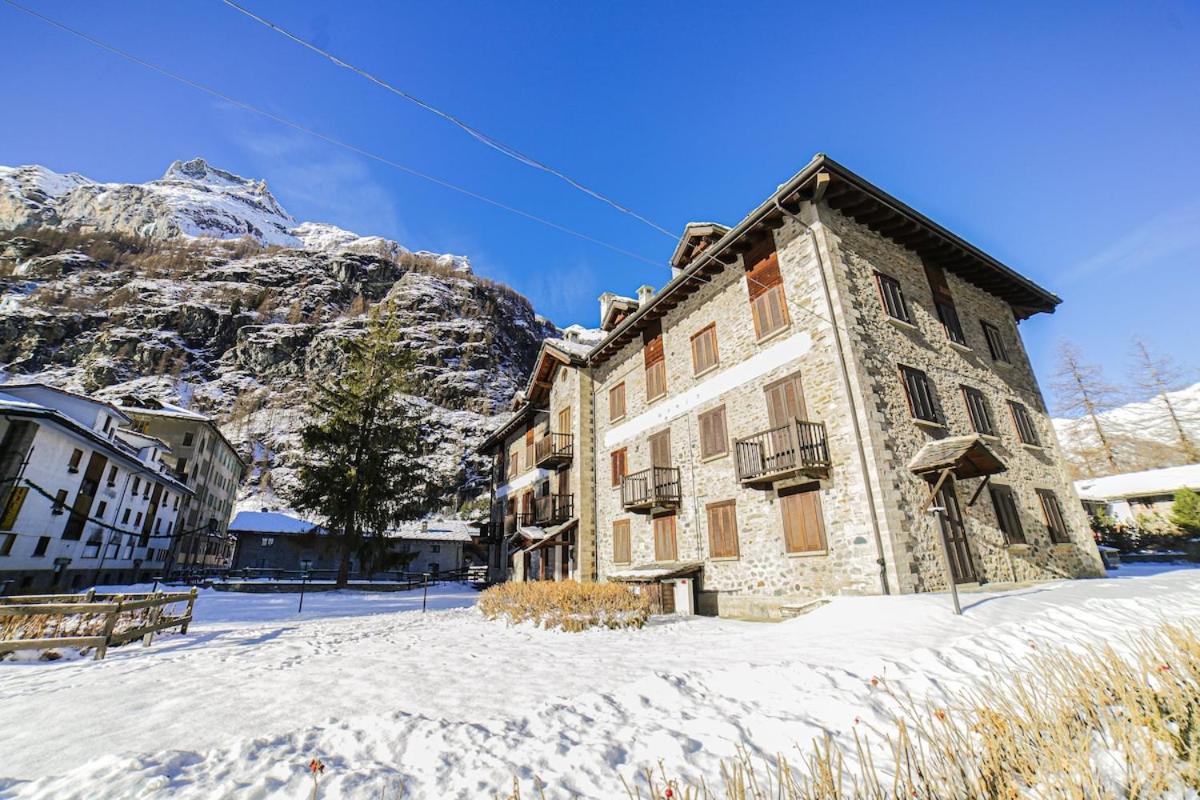 Casa Dei Larici 300M From Piste Apartment เกรสโซเนย์-ลา-ตรีนีเต ภายนอก รูปภาพ